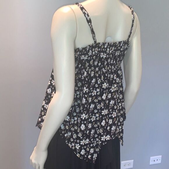 No Boundaries Juniors Plus Lace Trim Tank Top with Sharkbite Hem Large - Picture 7 of 10